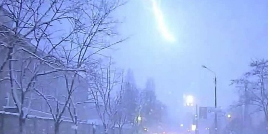 Грім і блискавку зафіксували у Львові 14 і 17 січня 2022 року. За прогнозами синоптиків, зимова гроза можлива також 21, 24−25 січня. (Фото:Facebook)