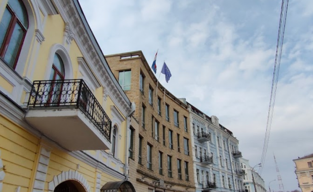 Нидерланды переносят посольство из Киева во Львов