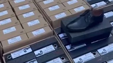 Громадянин Польщі спробував ввезти до України майже пів тисячі пар контрабандного взуття