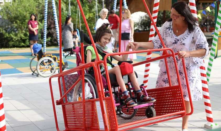 Во Львове появился уникальный парк развлечений для детей с инвалидностью: как он выглядит