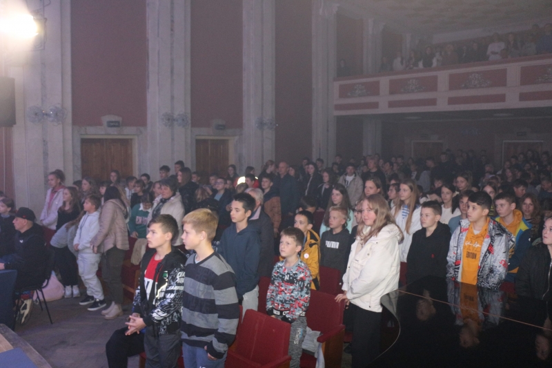 Охрещені вогнем: ансамбль «Верховина» реалізує нову патріотичну програму для шкіл Дрогобицької громади