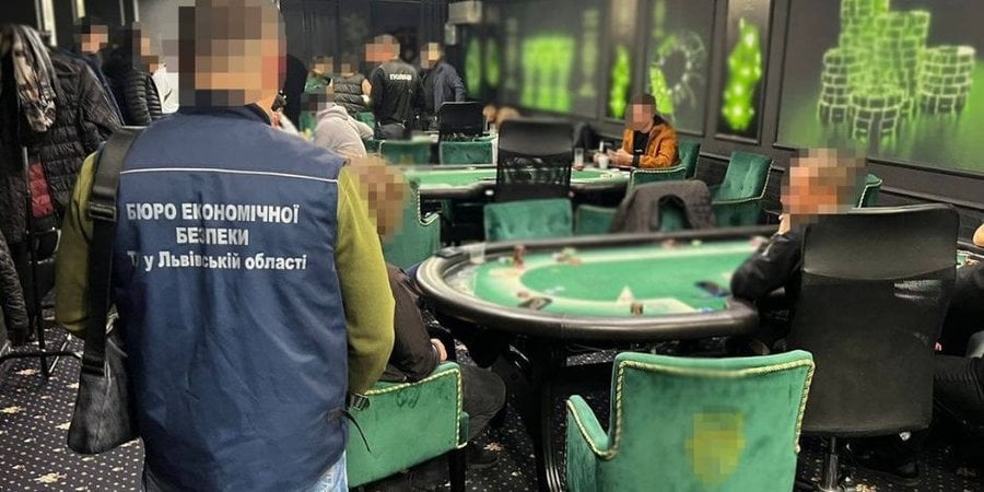 В подпольных казино провели обыск и изъяли оборудование на сумму более 1,3 миллиона (Фото:lviv.gp.gov.ua)