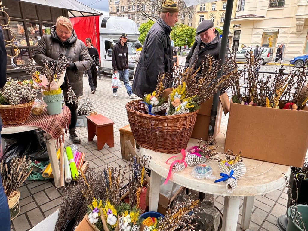 С декором и украинской символикой — какая стоимость ивовых отраслей во Львове - фото 2