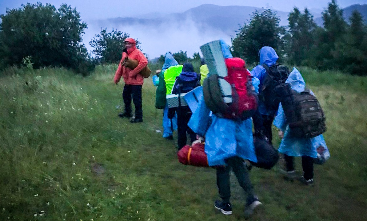 На горі Тростян через негоду застрягли 19 туристів